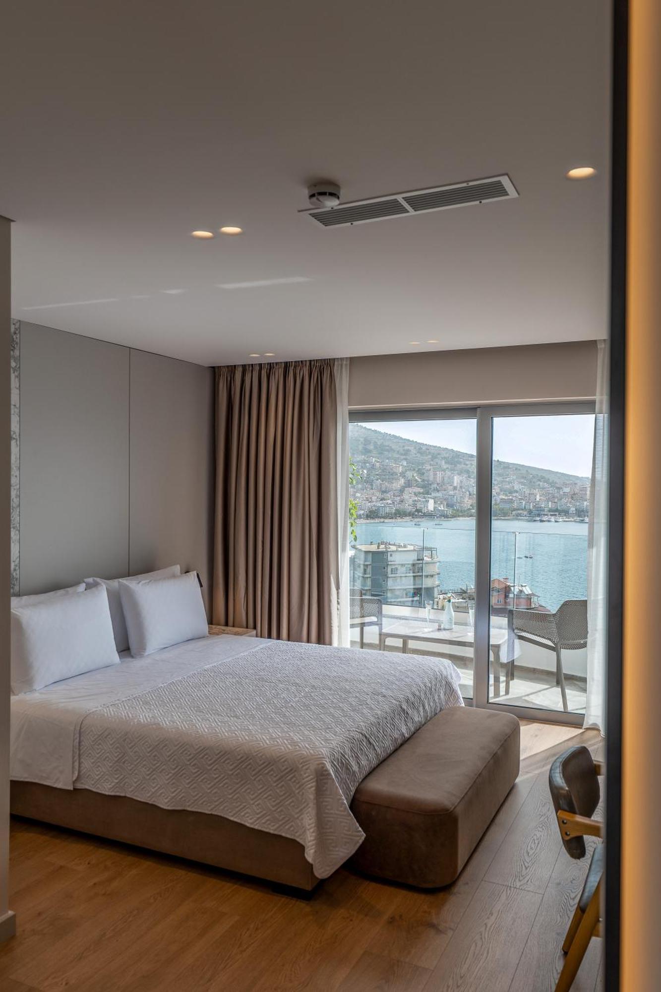 Hotel Teuta Sarandë Exteriör bild