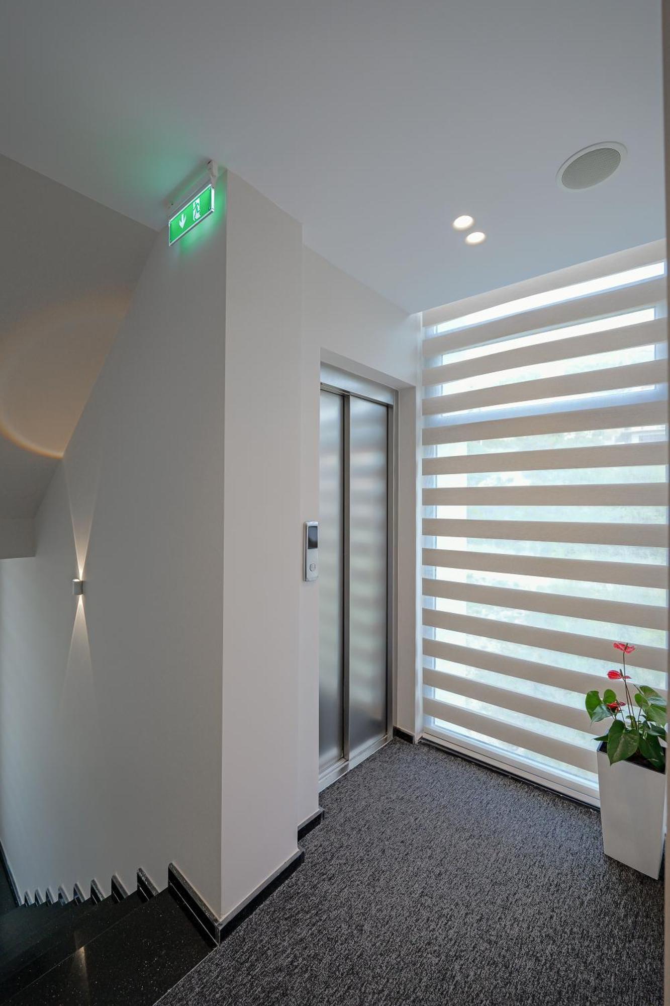 Hotel Teuta Sarandë Exteriör bild