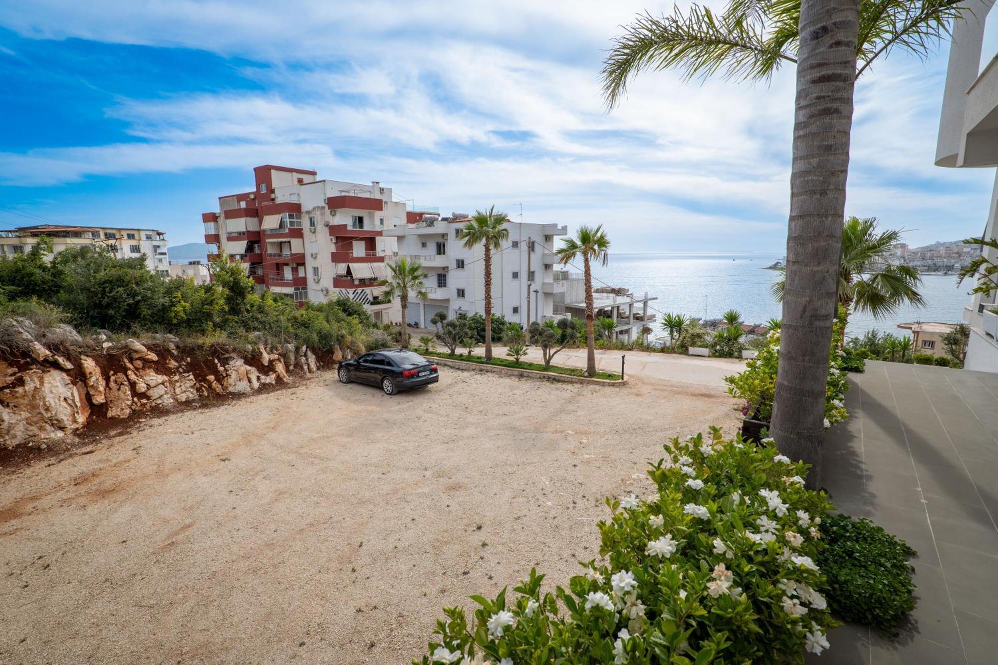 Hotel Teuta Sarandë Exteriör bild