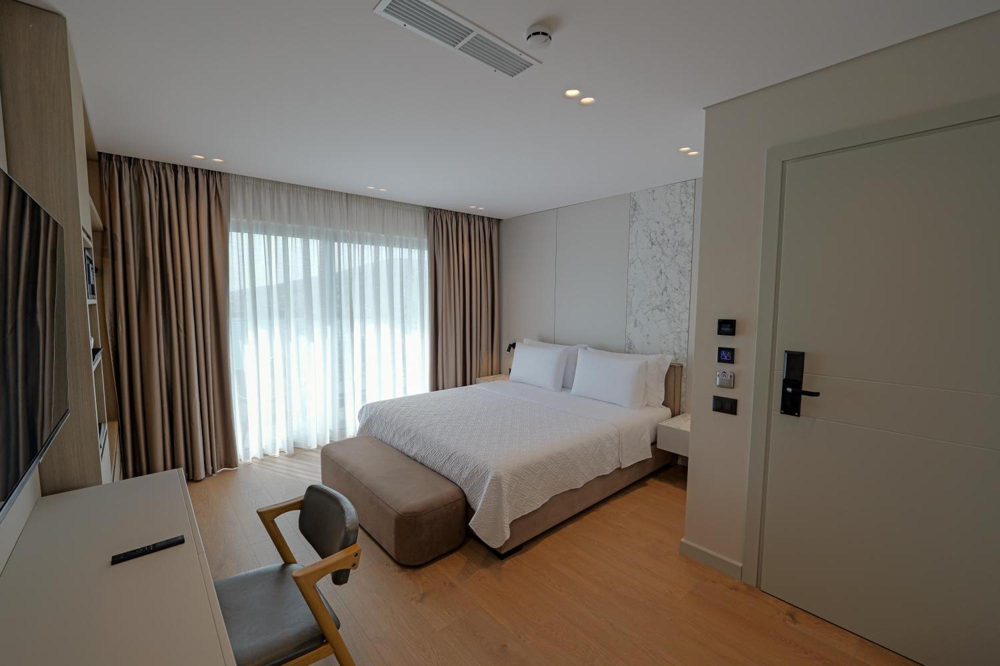Hotel Teuta Sarandë Exteriör bild